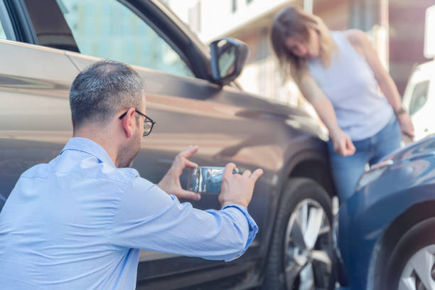 Professional Commercial Auto Insurance technician working in Delcambre, LA